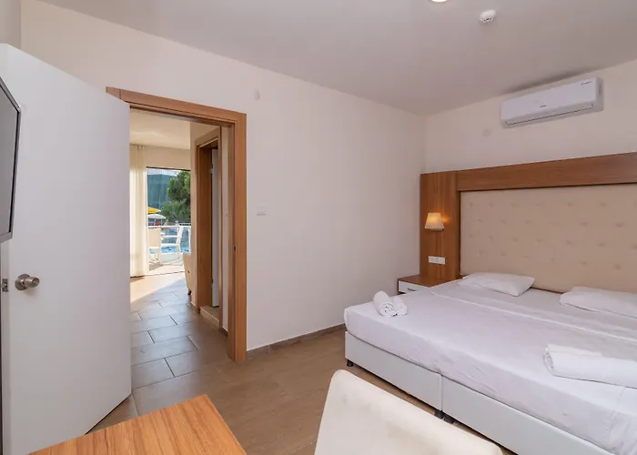 Ponz Hotel